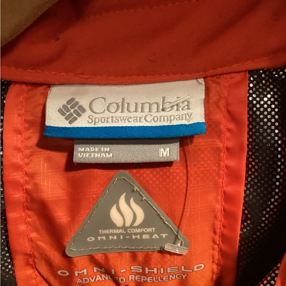 Host Pick ⭐️ Columbia Vest - Thermal Comfort - Picture 2 of 7